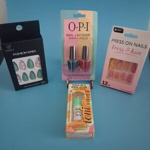 NWT 4 Pcs Press On Nail Bundle